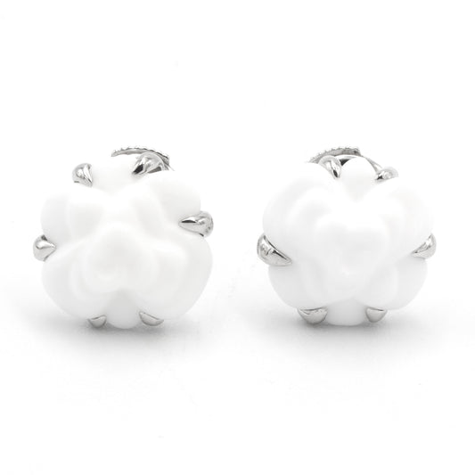 Chanel Camélia 18K earrings