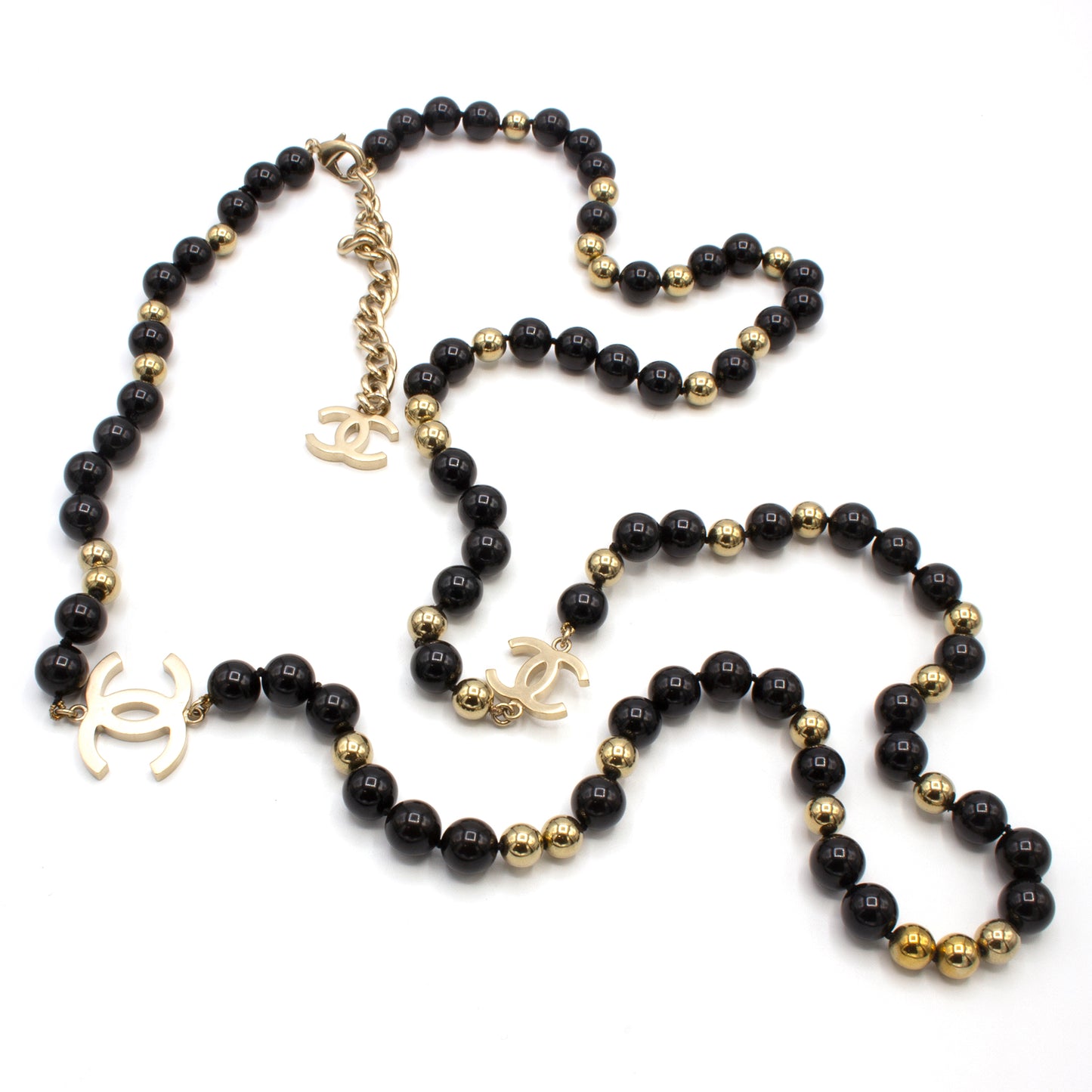 Chanel Coco CC pearl necklace