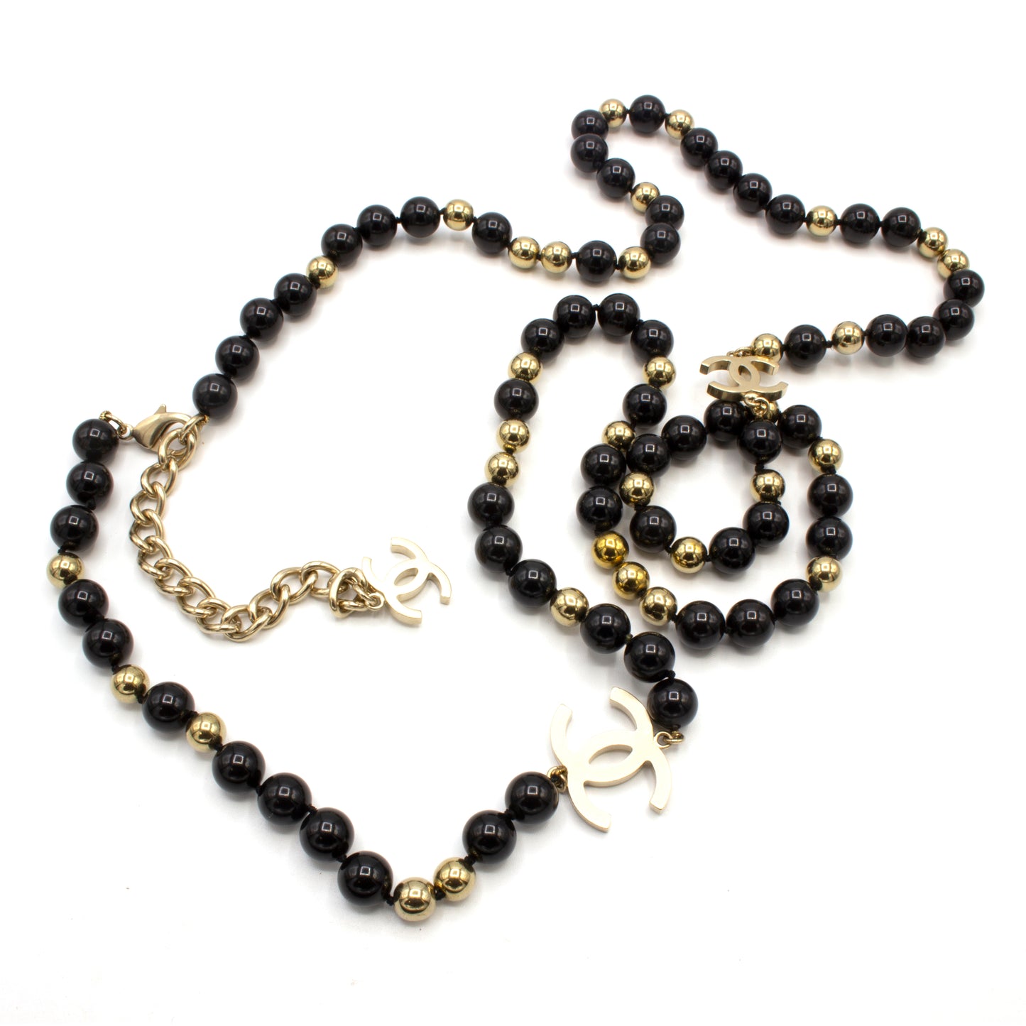 Chanel Coco CC pearl necklace
