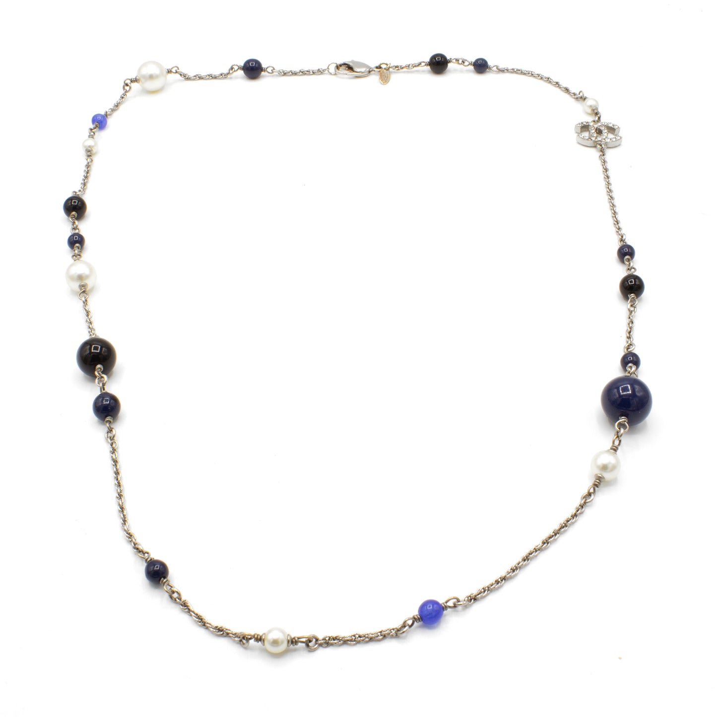 Chanel CC pearl necklace