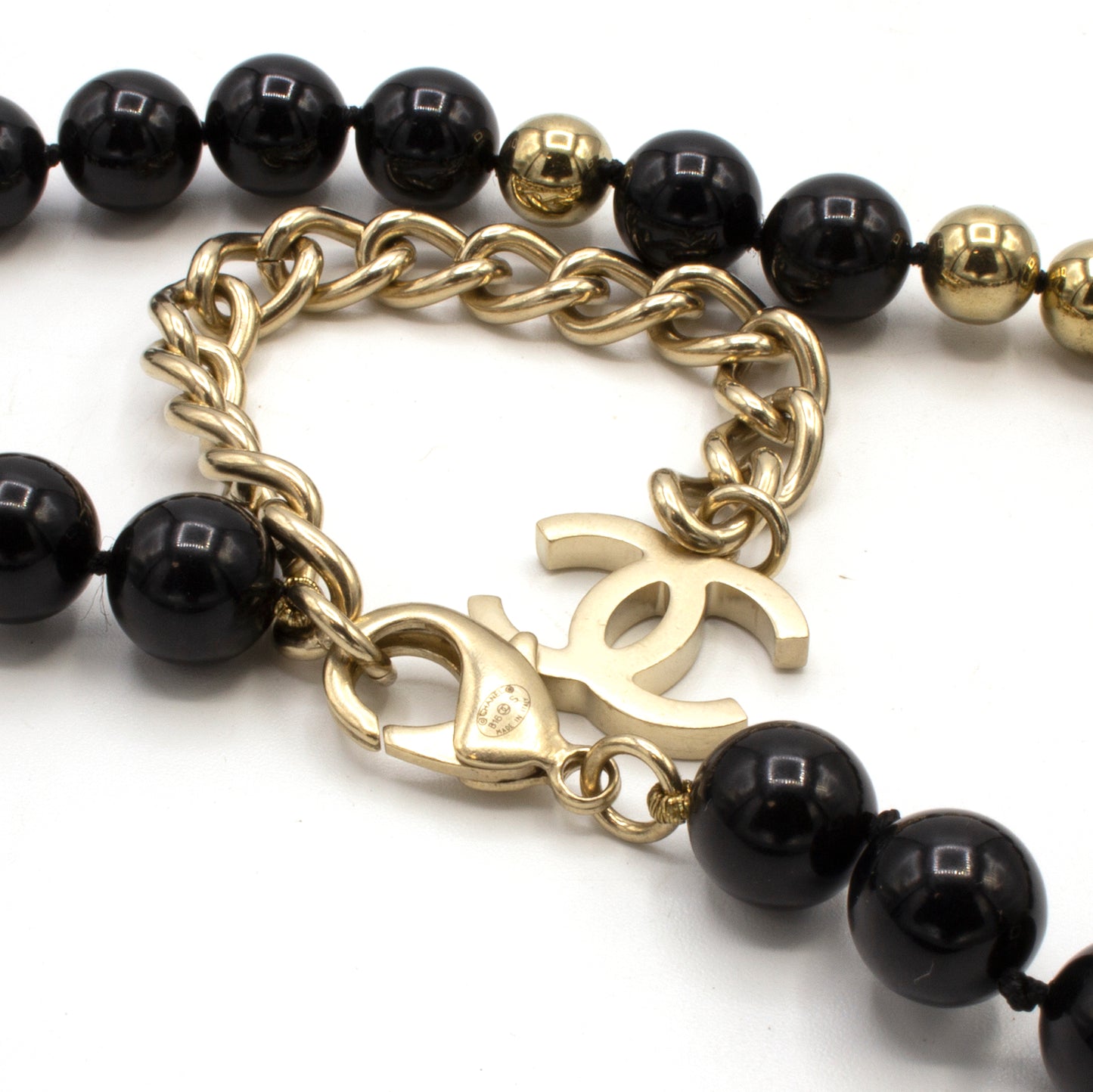 Chanel Coco CC pearl necklace