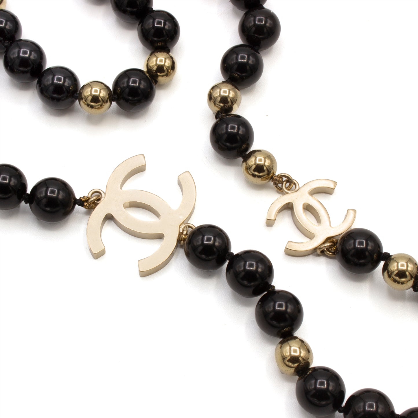 Chanel Coco CC pearl necklace