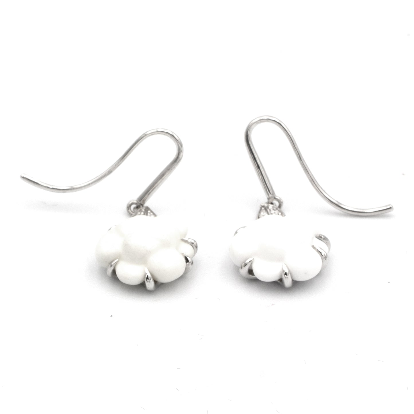 Chanel Camélia earrings