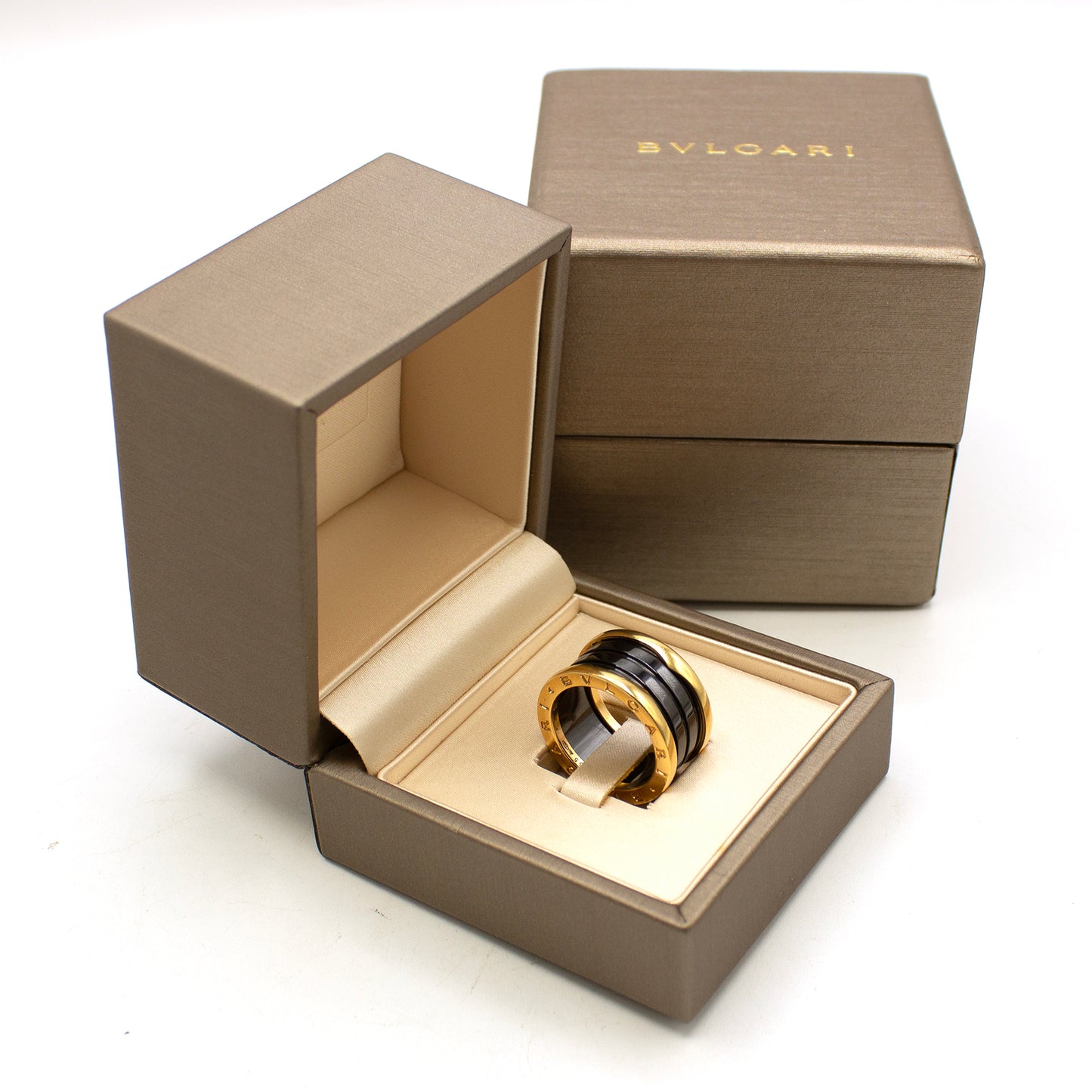Bulgari B.Zero1 18K ceramic ring