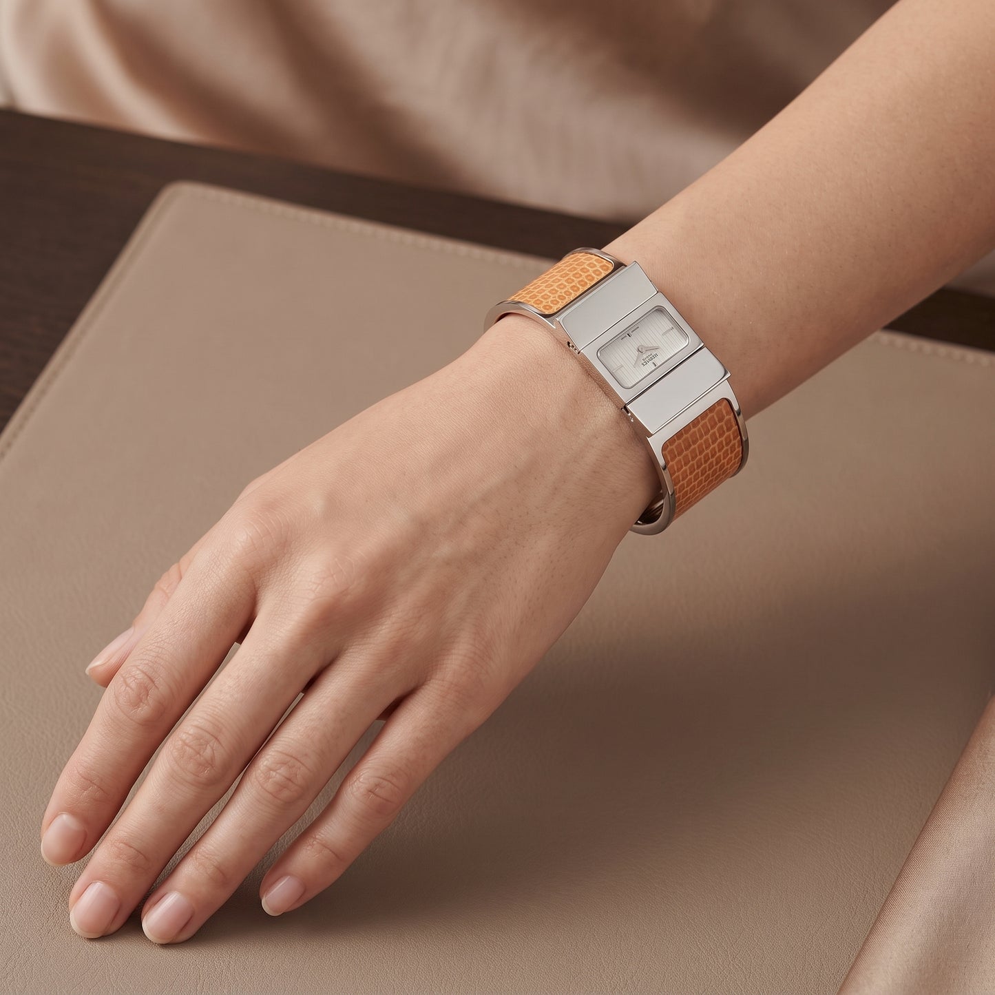 Hermès Loquet LO1.210 watch
