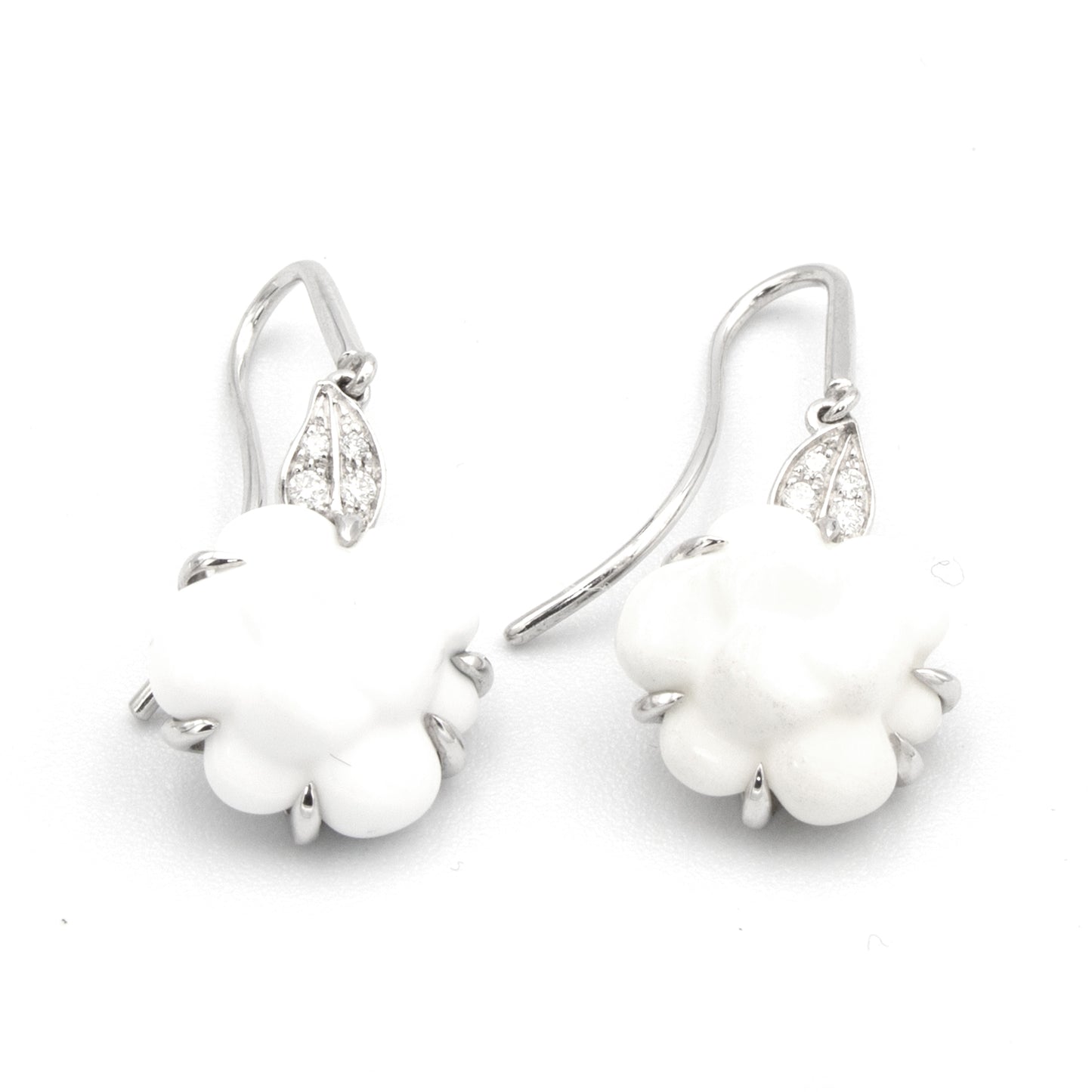 Chanel Camélia earrings
