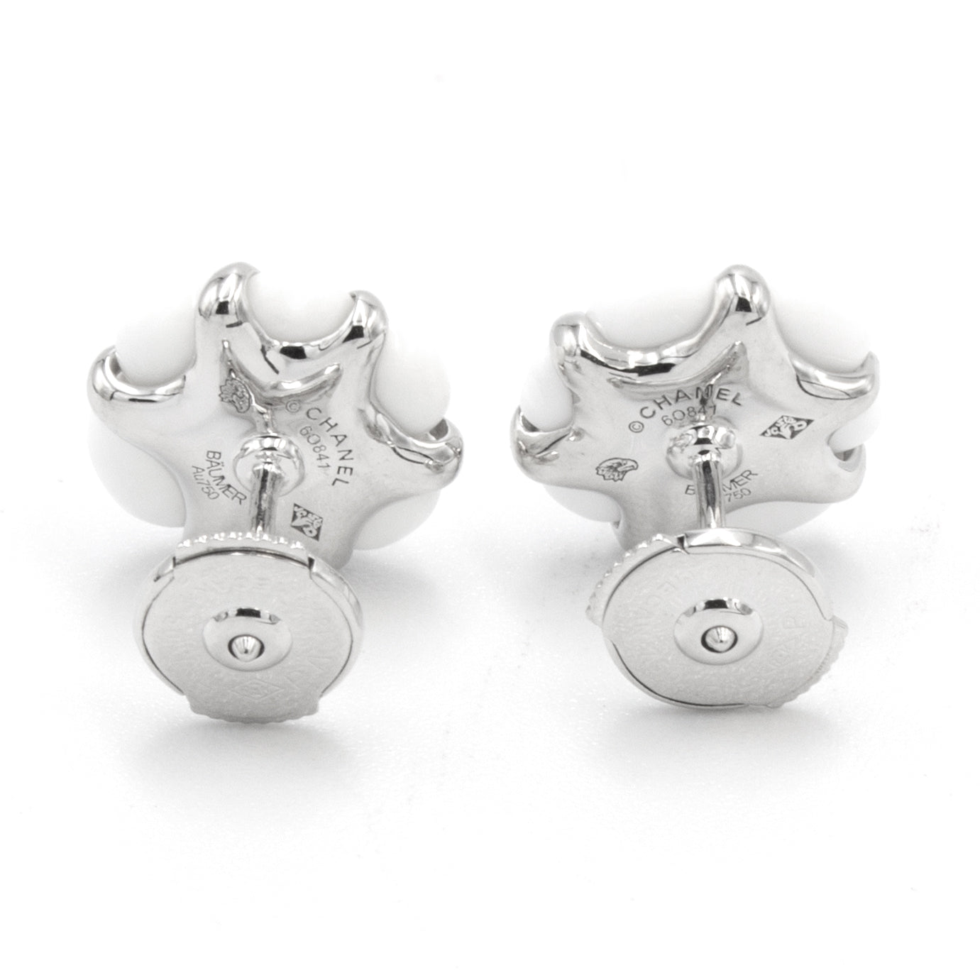 Chanel Camélia 18K earrings