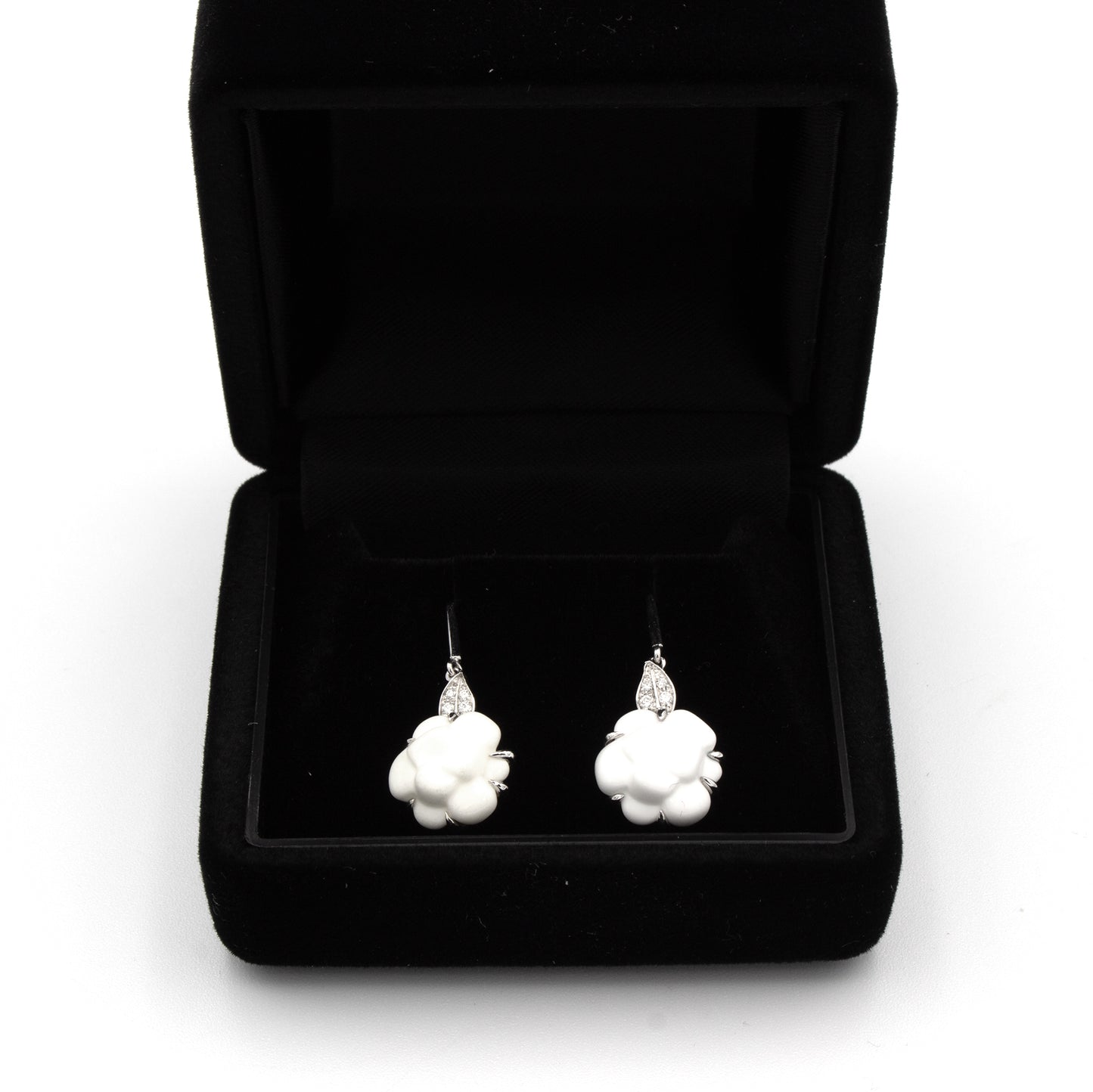 Chanel Camélia earrings