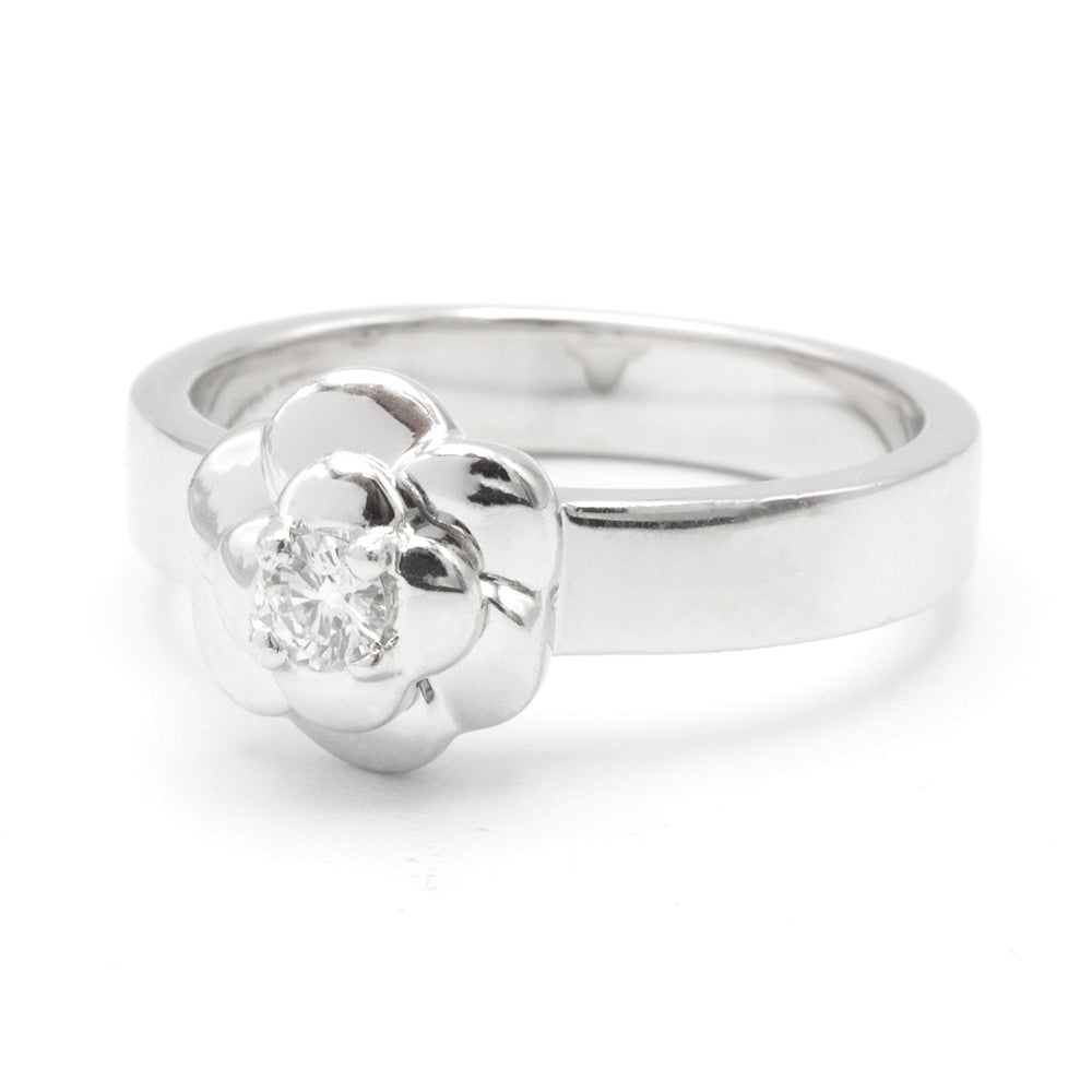 Chanel Camélia diamond ring