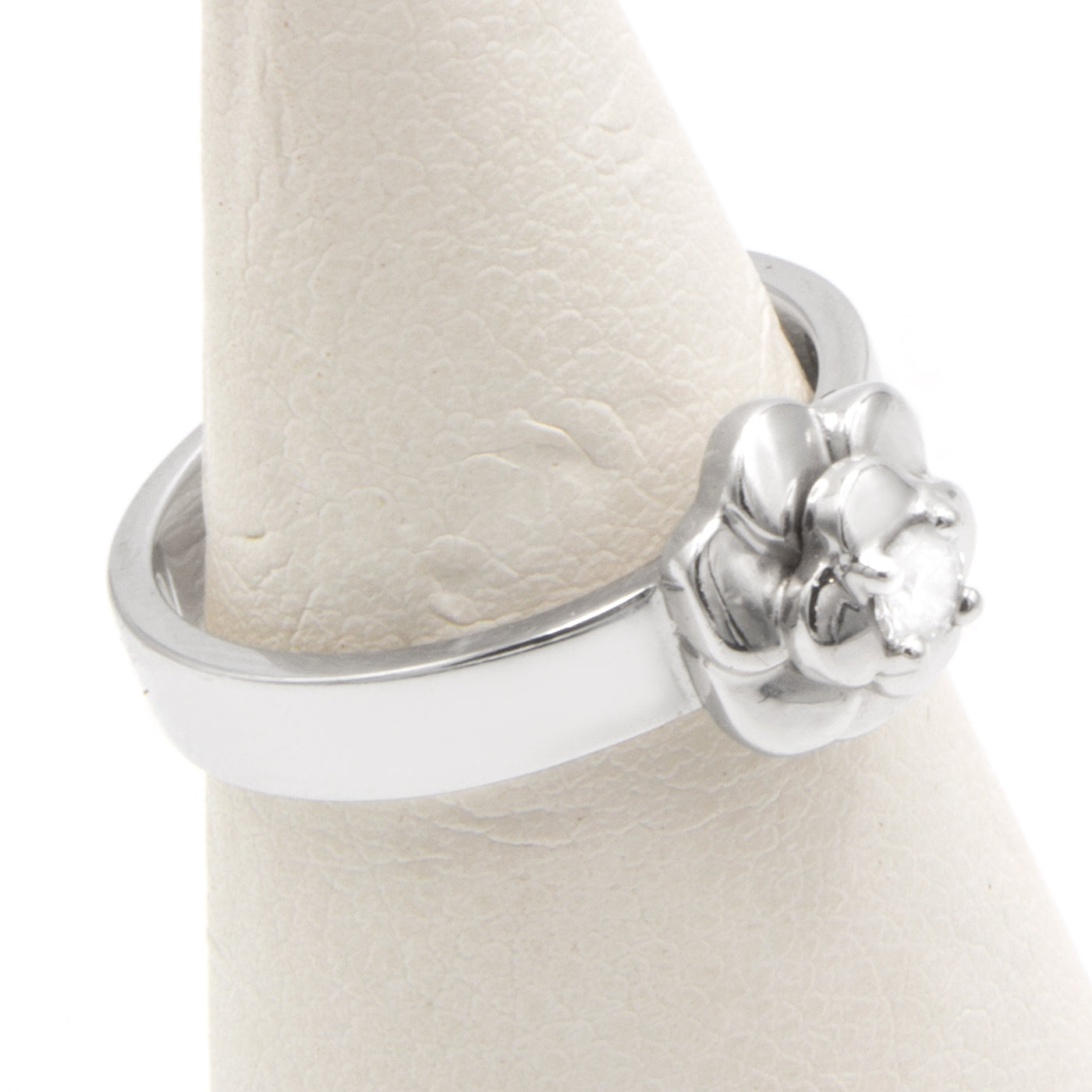Chanel Camélia diamond ring SIZE 50