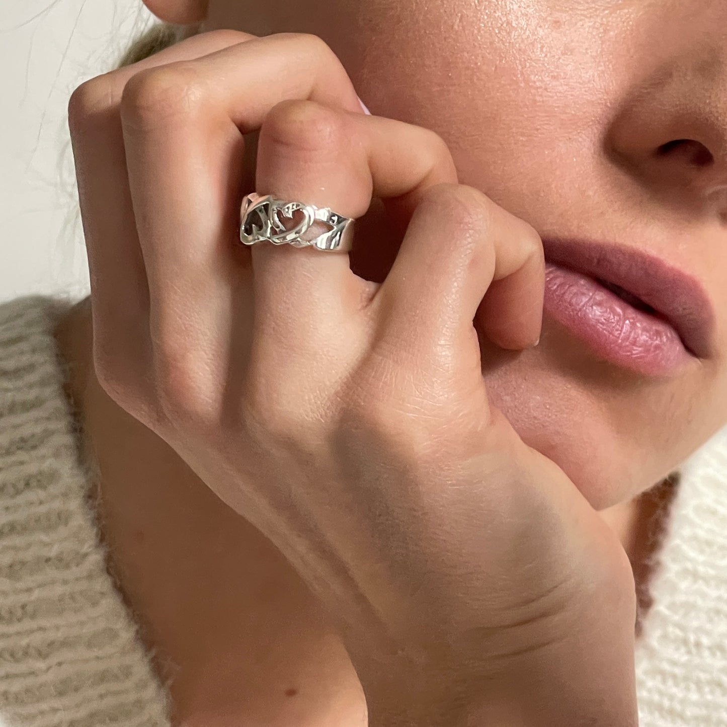 Tiffany & Co Triple Loving Heart ring SIZE 49