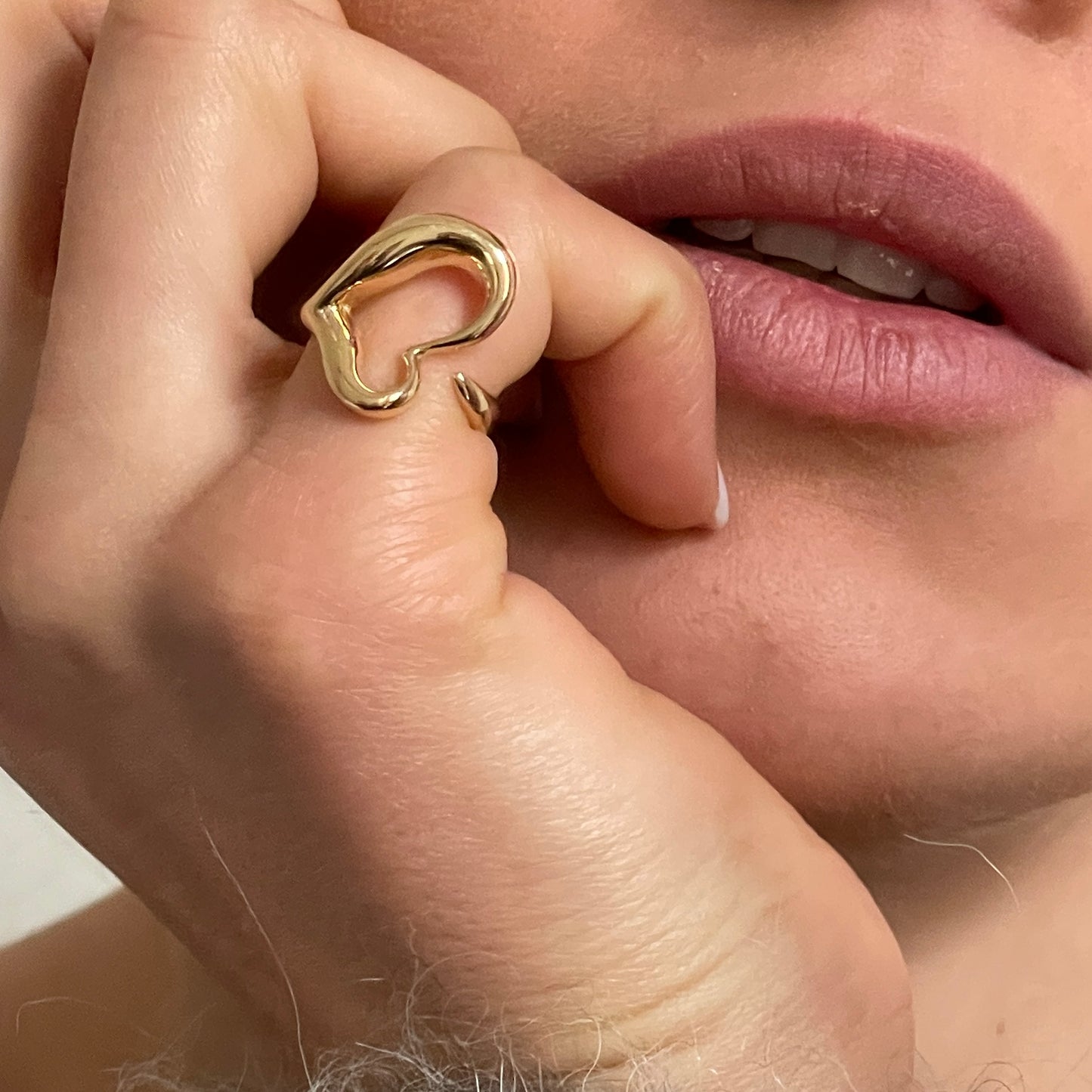 Tiffany & Co Open Heart 18K ring Sz 48
